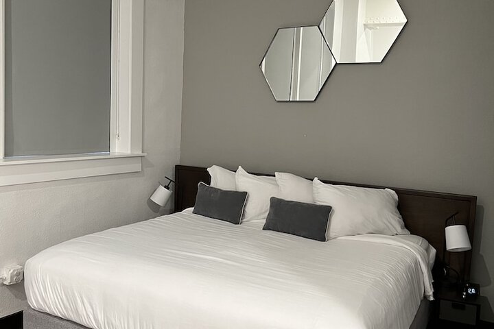 Room 28 of 44