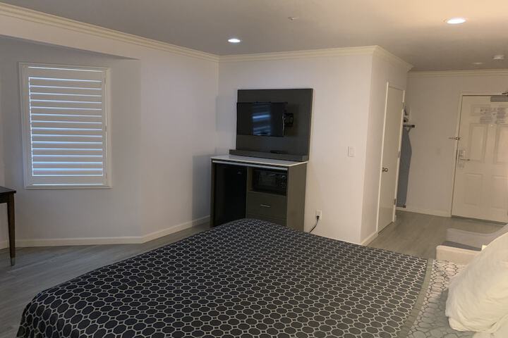 Room 6 of 31