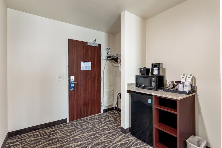Room 27 of 78