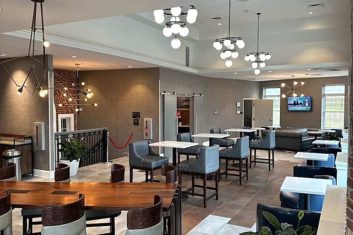 Hampton Inn & Suites Huntington Downtown