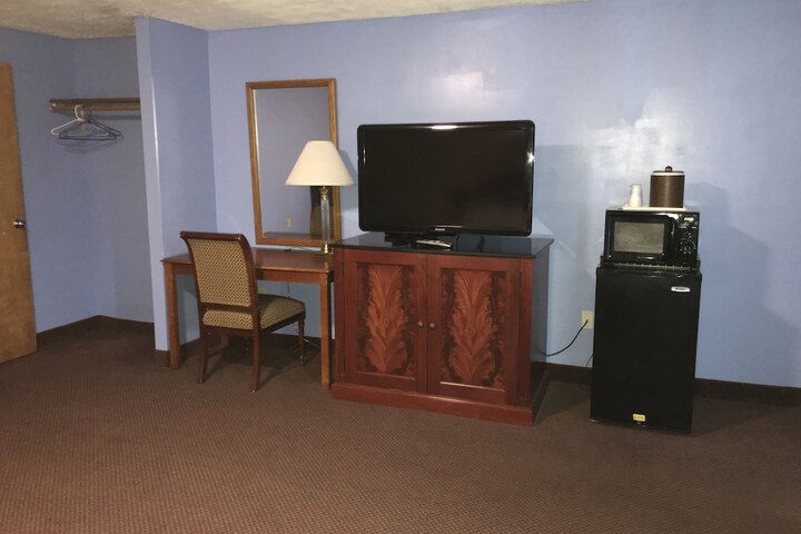 Room 18 of 25