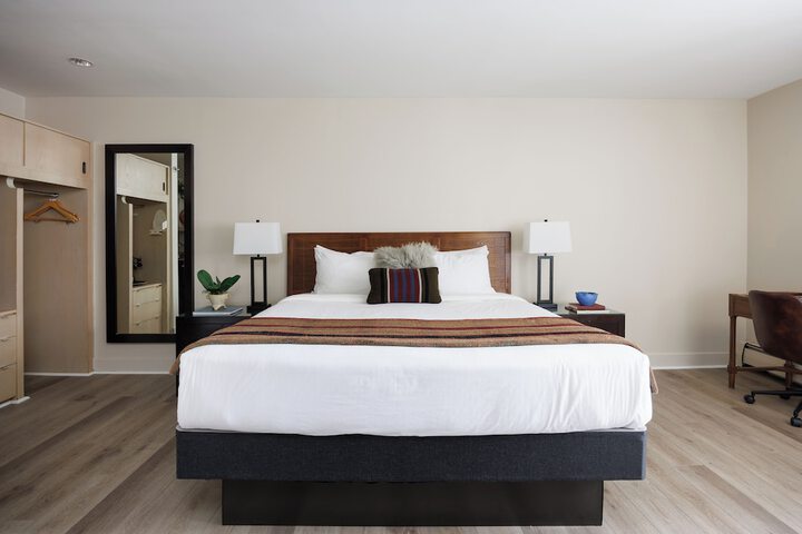 The Andrew Hotel