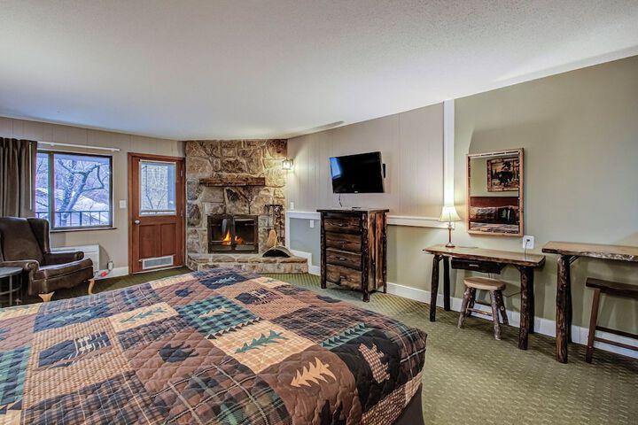 Room 62 of 104
