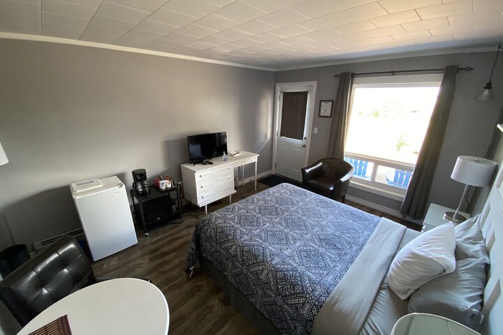 Room 49 of 102