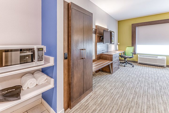 Room 40 of 53