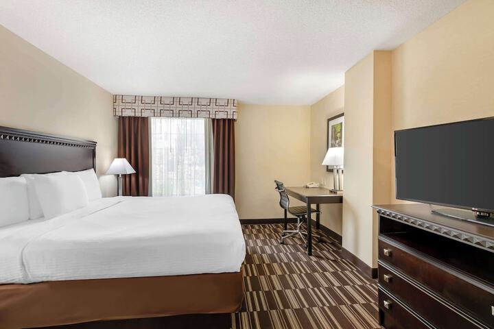 Best Western Plus Victor Inn & Suites