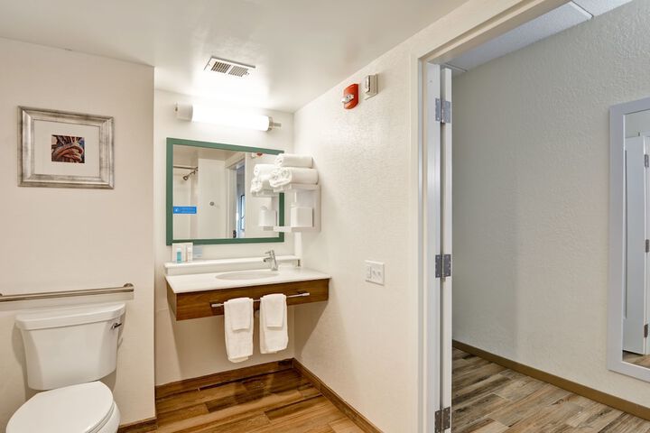 Room 19 of 70