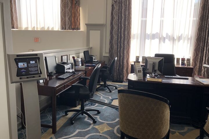 Business Center 73 of 74