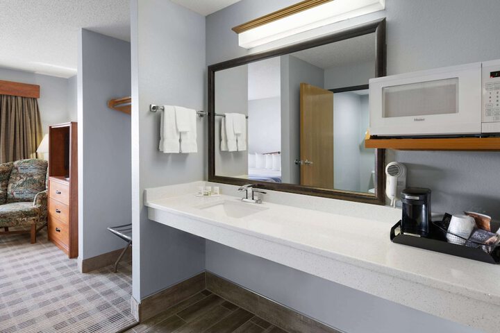 Room 10 of 39