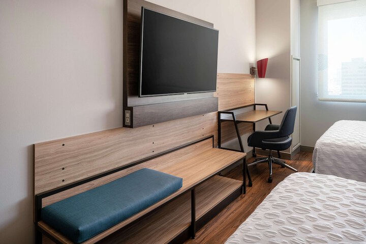 Room 18 of 34