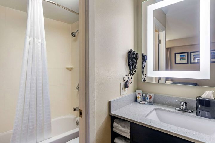 Room 15 of 27