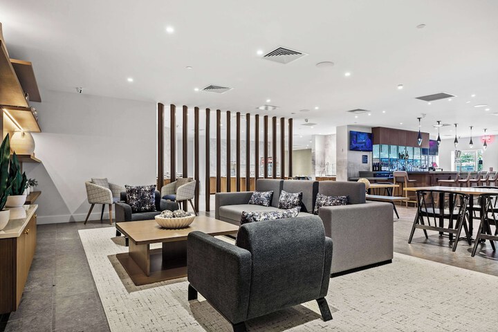 DoubleTree by Hilton New York JFK Airport