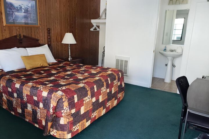 Room 10 of 17