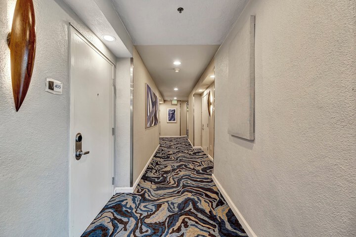 Ballroom/Hall 50 of 62