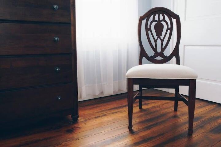 Room 15 of 33