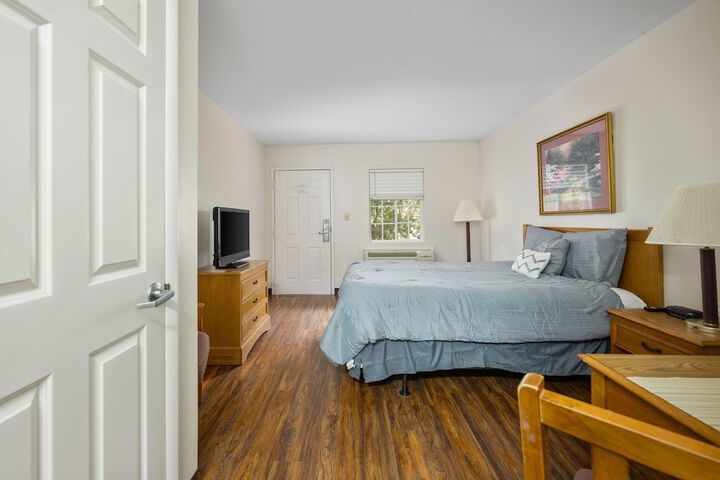 Room 13 of 30
