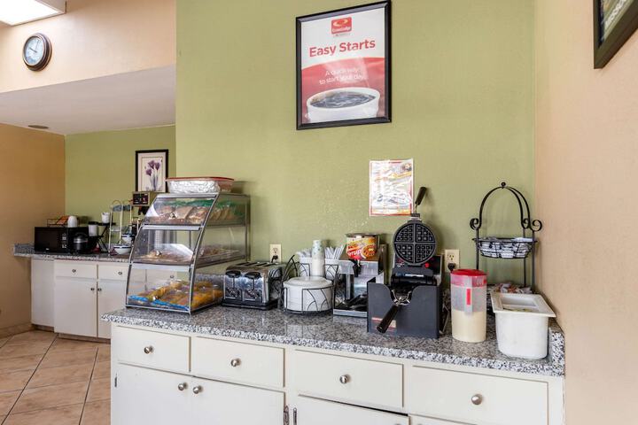 Breakfast/Coffee Service 17 of 20