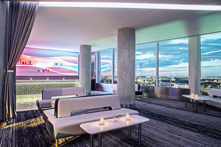 Lounge 101 of 126