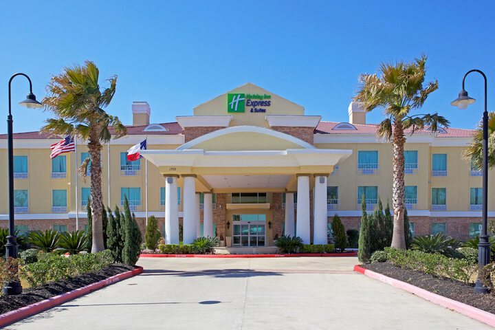 Holiday Inn Express Hotel & Suites Pearland by IHG