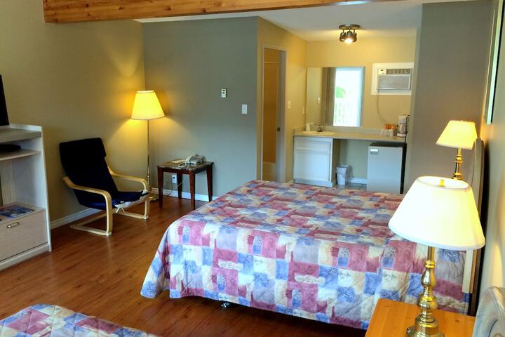 Golden Sands Resort Motel