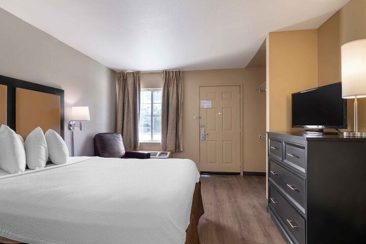 Room 9 of 19