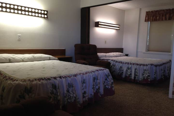 Room 64 of 81