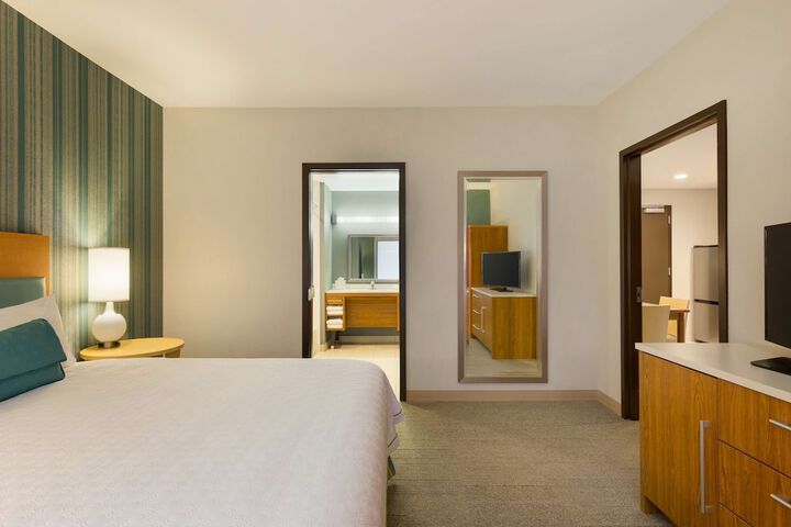 Room 28 of 38