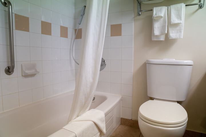Room 12 of 38