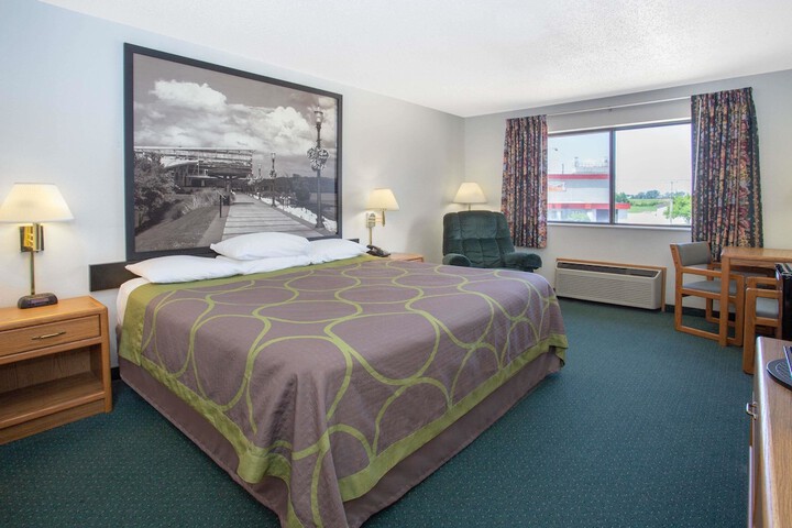 Room 12 of 15