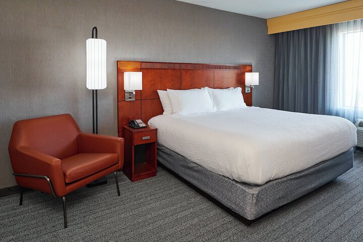 Courtyard by Marriott Medford Airport