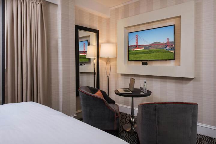 Room 10 of 24