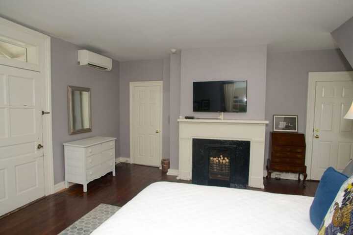 Room 35 of 53
