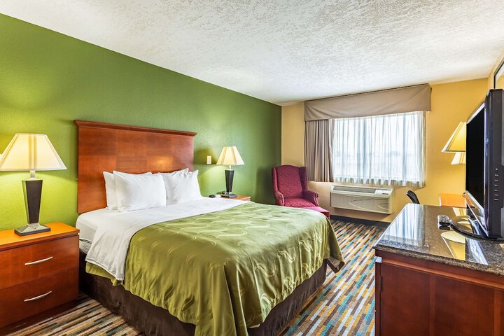 Room 20 of 35