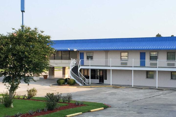 Motel 6 Winnie TX