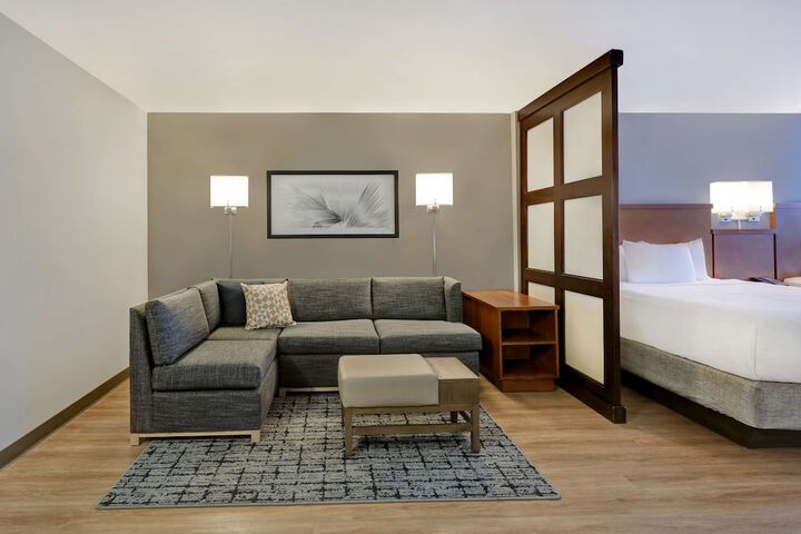 Hyatt Place San Antonio–North / Stone Oak