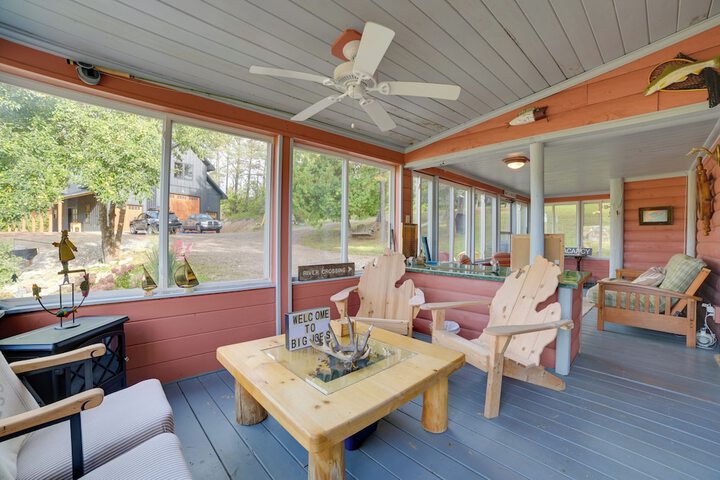 Riverfront Cheboygan Cabin w / Kayaks & Dock!