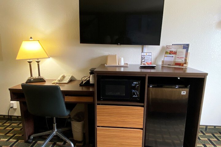Room 15 of 40