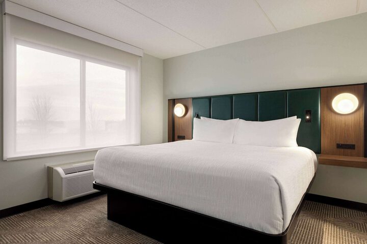 Wingate by Wyndham Green Bay / Airport