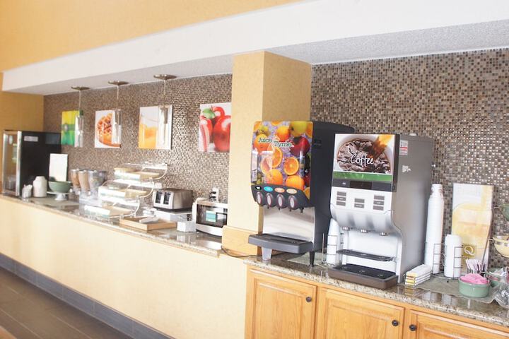 Breakfast/Coffee Service 29 of 40