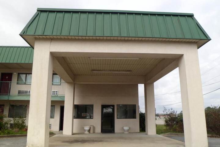 Western Motel of Camilla