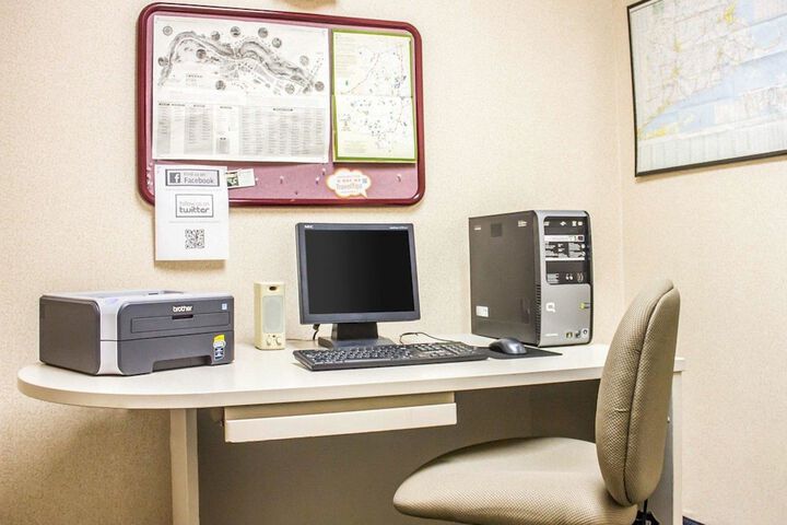 Comfort Inn & Suites Dayville - Killingly Industrial Park