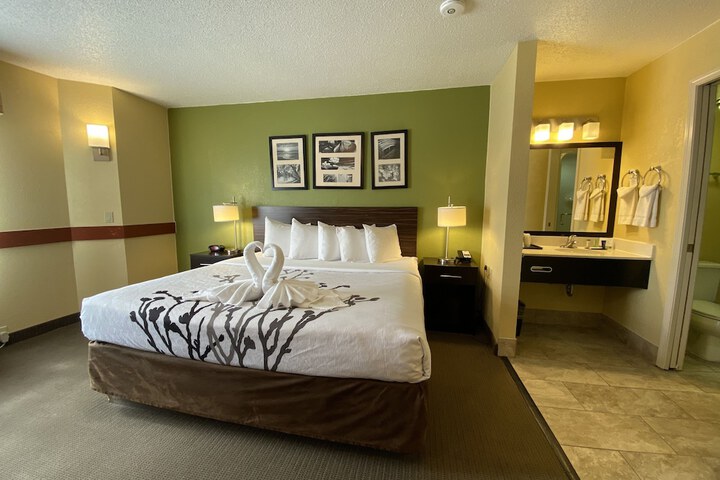 Room 35 of 56
