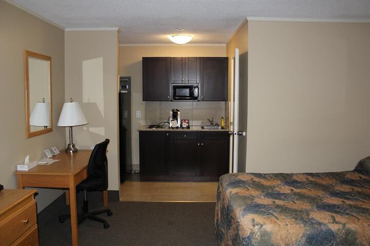 Room 18 of 37
