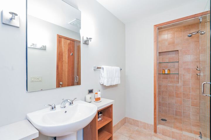 Element 52 Auberge Collection