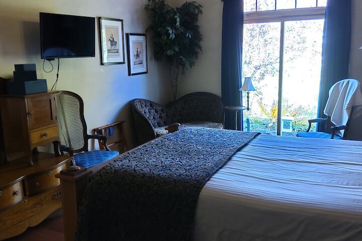 Inntiquity a Country Inn
