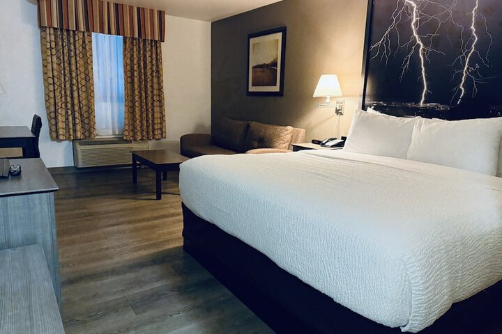 Super 8 by Wyndham Dawson Creek