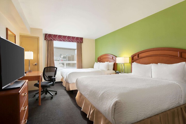Room 14 of 40
