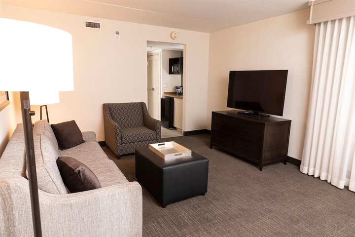 Embassy Suites by Hilton Detroit Troy Auburn Hills