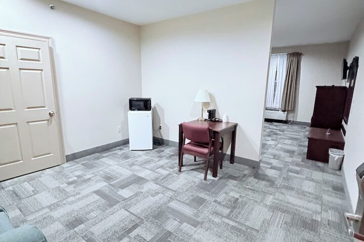 Collins Inn & Suites