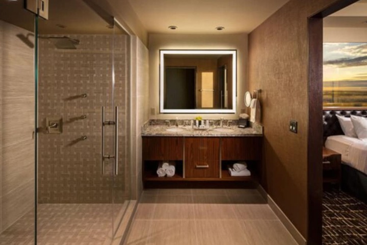 Room 3 of 16